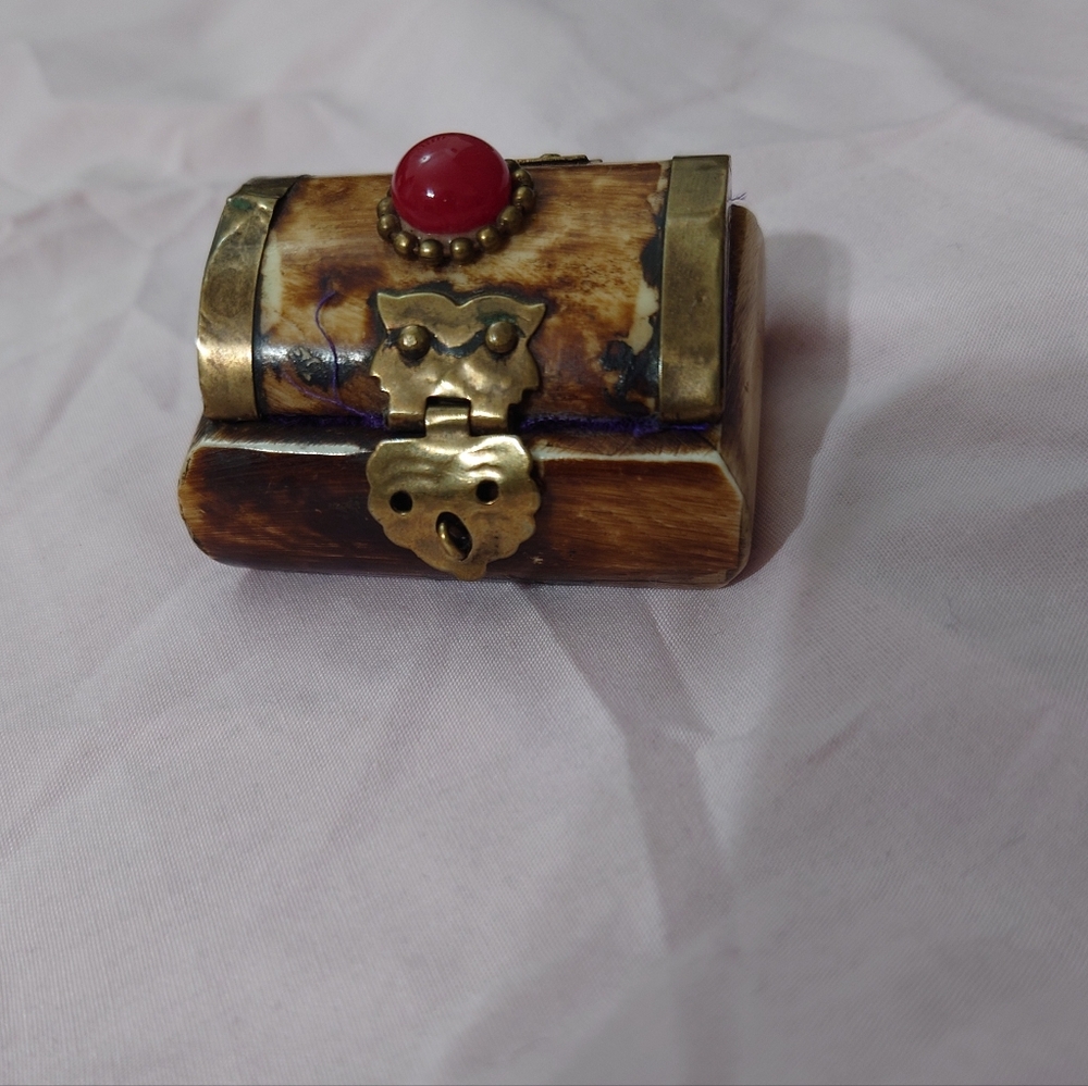 Vintage Style Trinket Box with Red Stone Accent